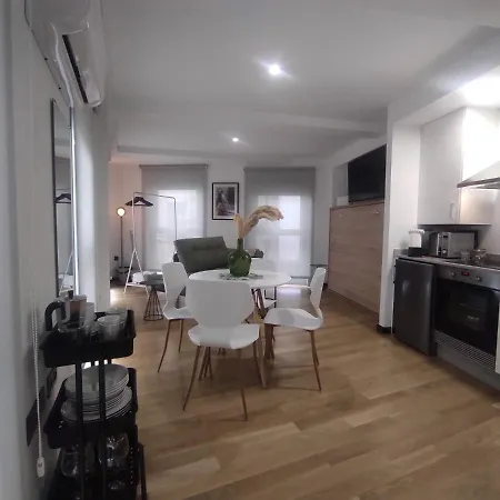 Apartment 1b. Estudio Muy Luminoso En El Corazon Del Tapeo. *