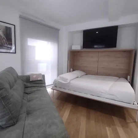 1b. Estudio Muy Luminoso En El Corazon Del Tapeo. Apartment Ourense