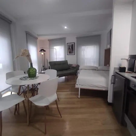 1b. Estudio Muy Luminoso En El Corazon Del Tapeo. * 奥伦塞